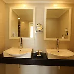 Orange County Hotel 5*