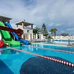Orange County Hotel 5*